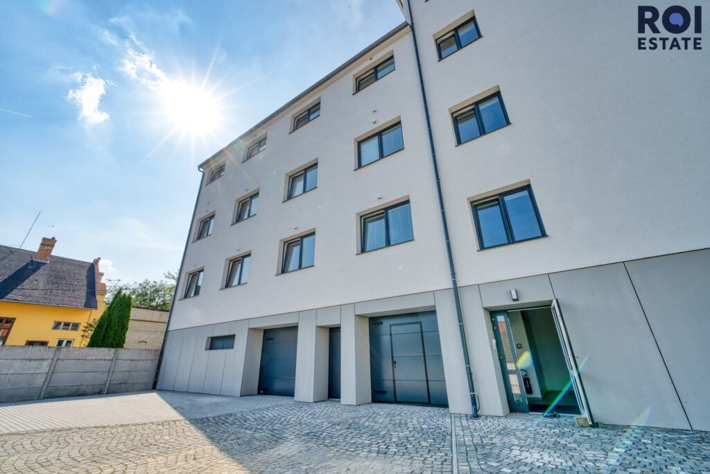 Pronájem nového bytu 1+kk, 28 m² – Rousínov s parkovacím místem