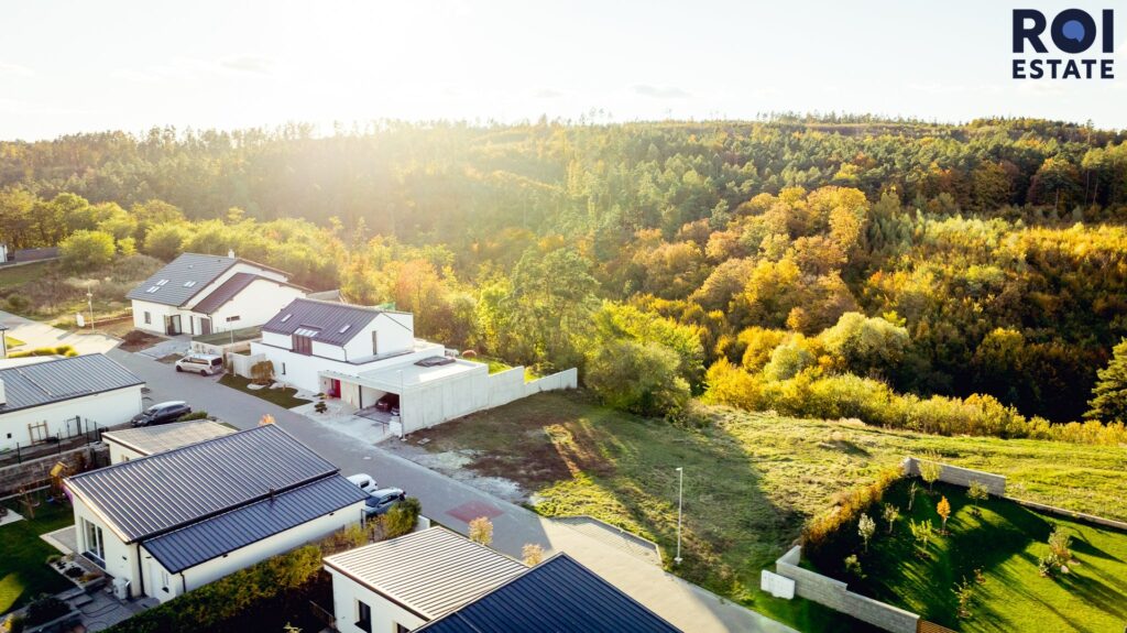 Prodej unikátního stavebního pozemku 1 324 m², Mokrá-Horákov – Mokrá