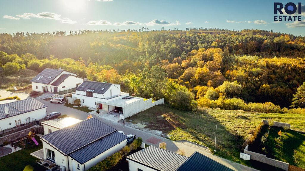 Prodej unikátního stavebního pozemku 1 324 m², Mokrá-Horákov – Mokrá