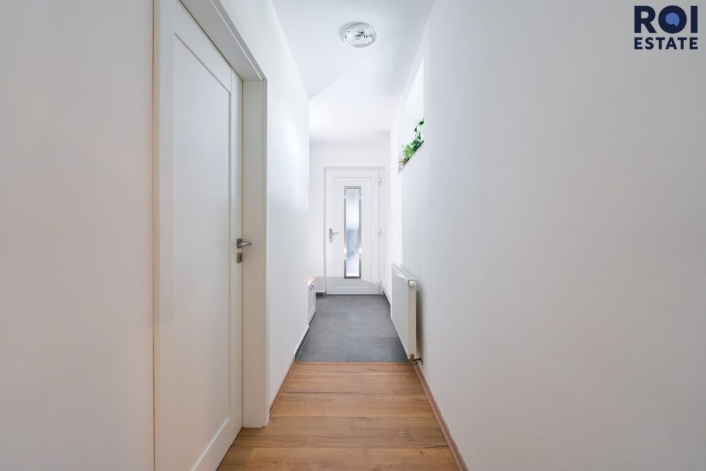 Moderní rodinný dům 100 m² + dvůr s terasou a zahrada – celkem 766 m² – Slavkov u Brna