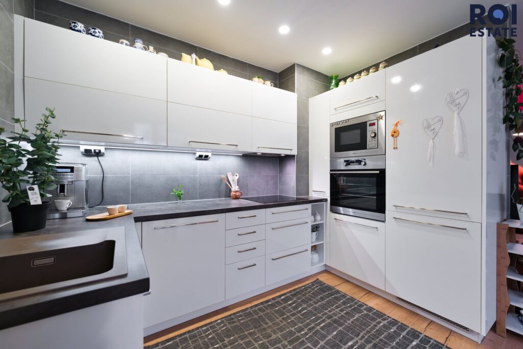 Moderní rodinný dům 100 m² + dvůr s terasou a zahrada – celkem 766 m² – Slavkov u Brna