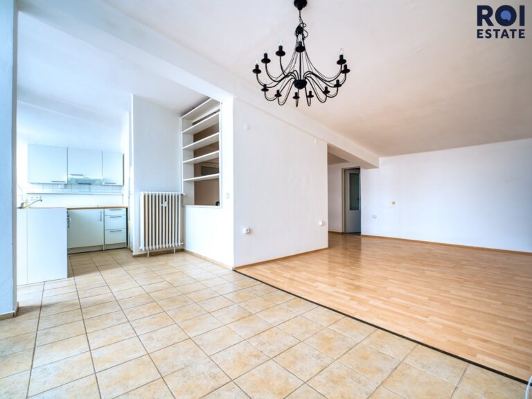 Pronájem bytu 2+kk, 77m² s terasou 16m², sklepem – 2m², Šlikova ul., volný od 1.5.