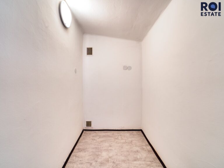 Pronájem bytu 2+kk, 77m² s terasou 16m², sklepem – 2m², Šlikova ul., volný od 1.5.