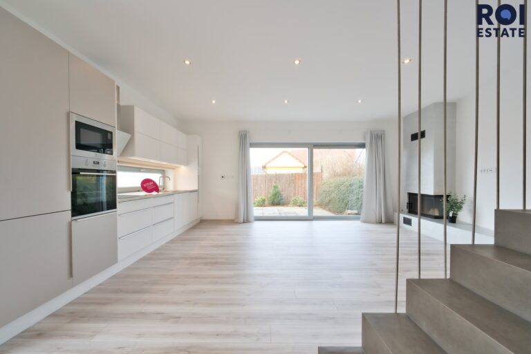 Originální novostavba s atypickou architekturou v Rosicích -140 m²