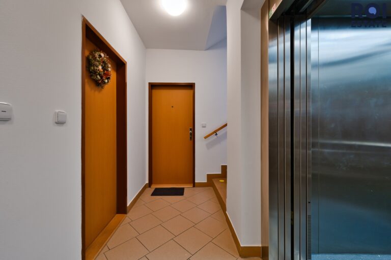 Prodej bytu 1+kk, 40 m² + terasa 8 m² – Brno – Slatina