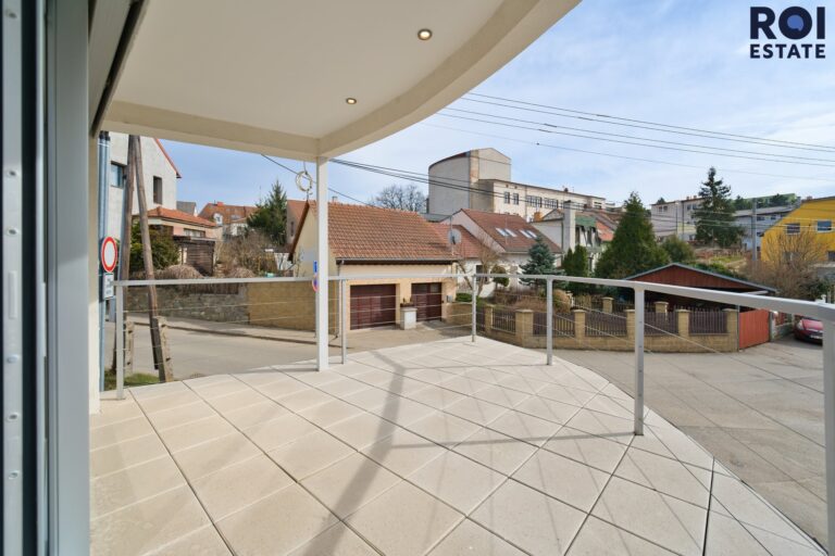 Originální novostavba s atypickou architekturou v Rosicích -140 m²