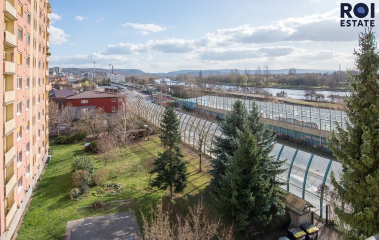 Pronájem světlého bytu 2+kk 52 m², Praha – Modřany