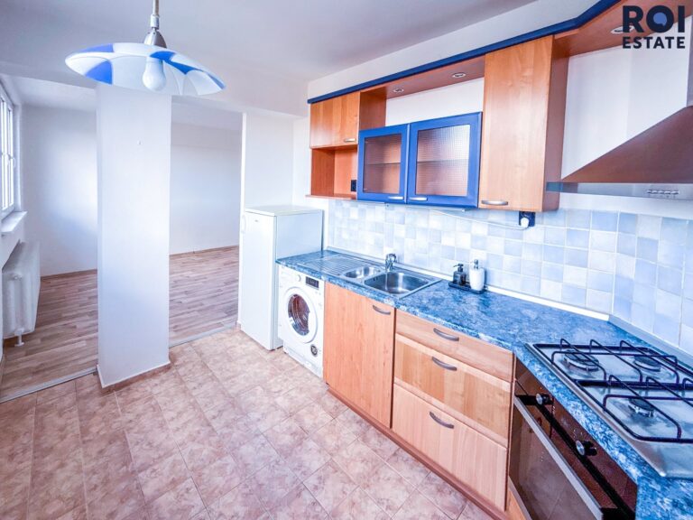Pronájem světlého bytu 2+kk 52 m², Praha – Modřany