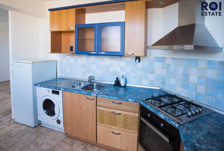 Pronájem světlého bytu 2+kk 52 m², Praha – Modřany