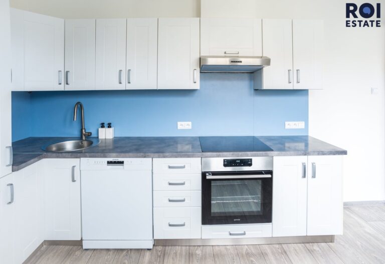 Prostorný a světlý byt 3+1 (78 m²) v srdci Vršovic