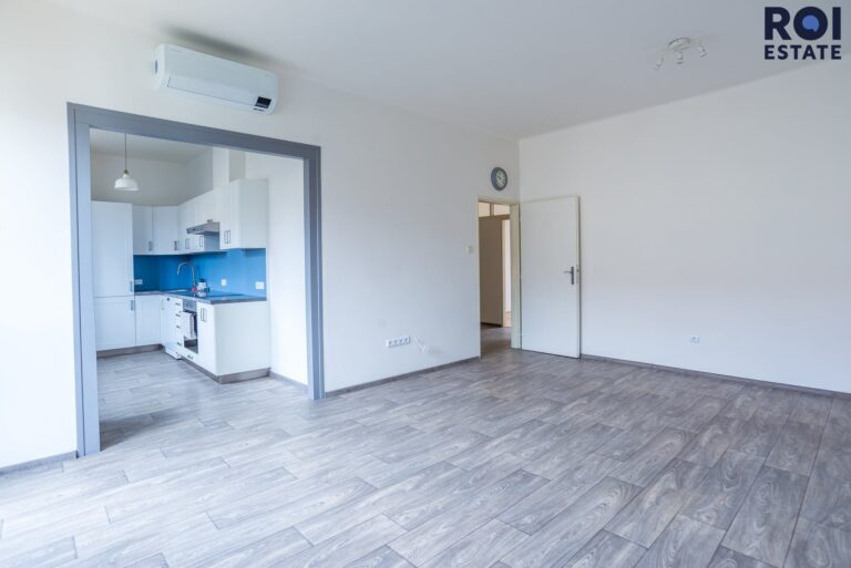 Prostorný a světlý byt 3+1 (78 m²) v srdci Vršovic