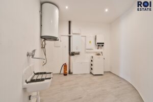 Originální novostavba s atypickou architekturou v Rosicích -140 m²