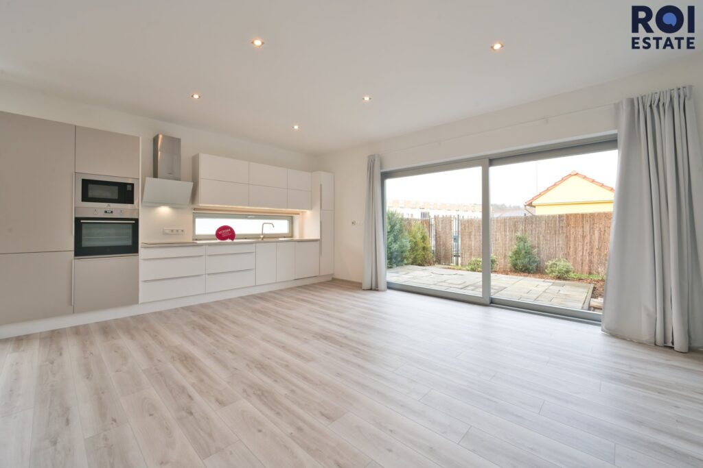 Originální novostavba s atypickou architekturou v Rosicích -140 m²