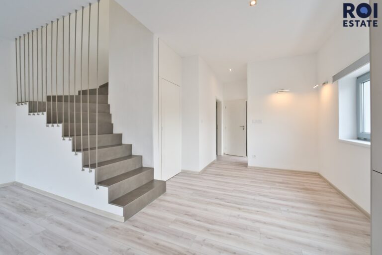 Originální novostavba s atypickou architekturou v Rosicích -140 m²