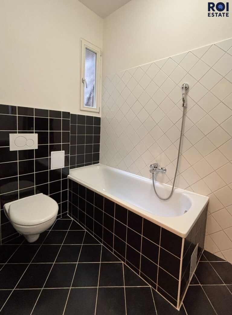Pronájem bytu 1+kk 27 m², s balkonem, Veletržní – P7 Holešovice, volný ihned