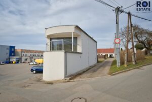 Originální novostavba s atypickou architekturou v Rosicích -140 m²