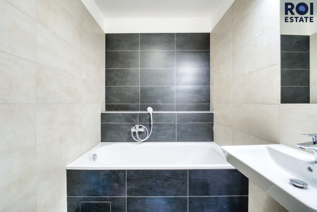 Pronájem bytu 3+kk, 61 m² – Rousínov