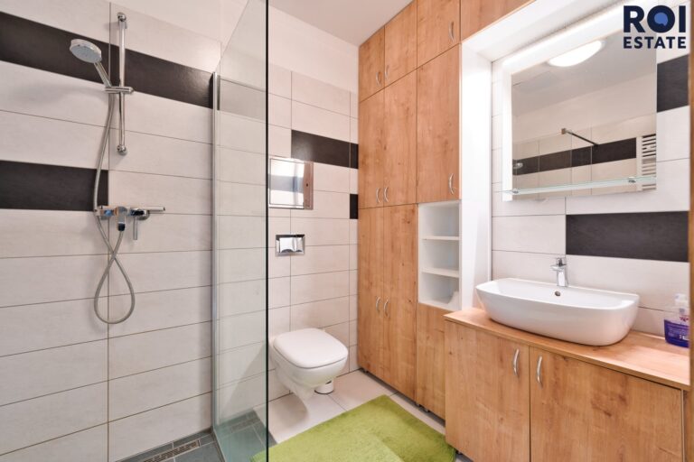 Žijte v klidu: Designový ateliér v Nuslích s full-servisem a garancí!