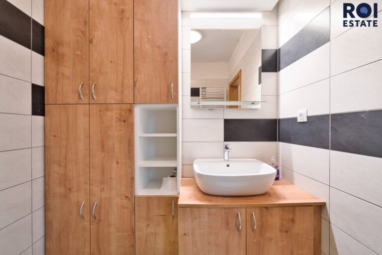 Žijte v klidu: Designový ateliér v Nuslích s full-servisem a garancí!