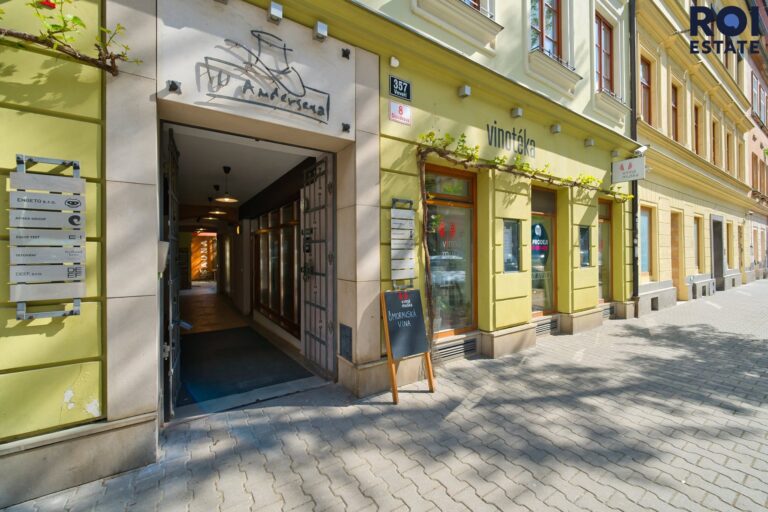Pronájem komerčních prostor, 50m2, Slovákova, centrum Brna