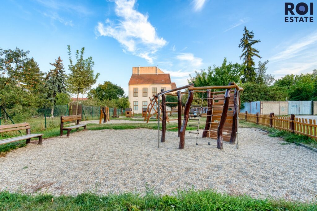 Pronájem bytu 3+kk, 61 m² – Rousínov