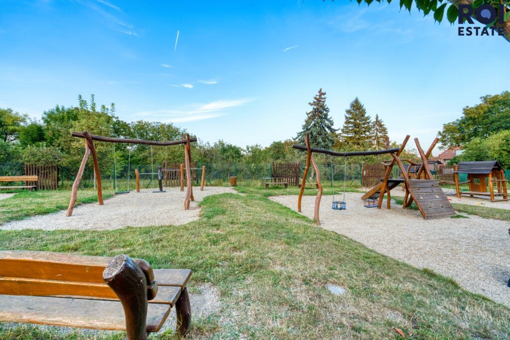 Pronájem bytu 3+kk, 61 m² – Rousínov