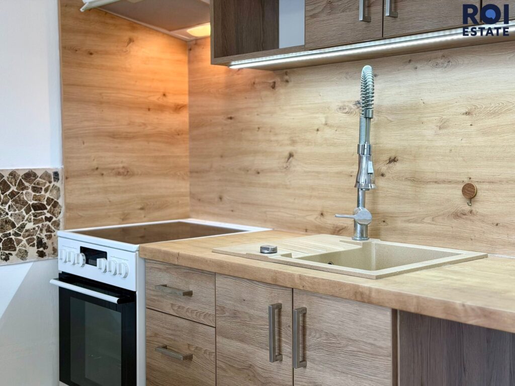 Výhled, který neomrzí: Útulné 1+kk v srdci Řečkovic