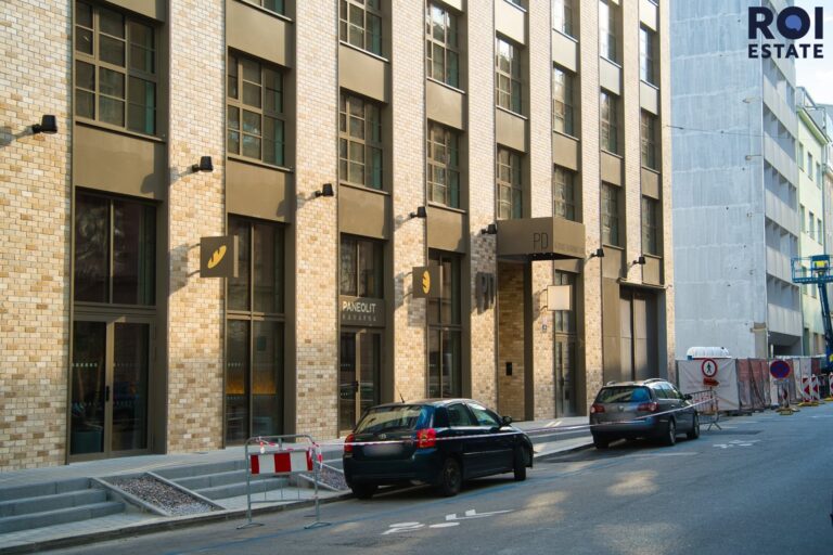 Pronájem designově vybaveného bytu 1+kk 39 m² s balkonem a garážovým stáním, Brno – moderní rezidence s wellness zázemím