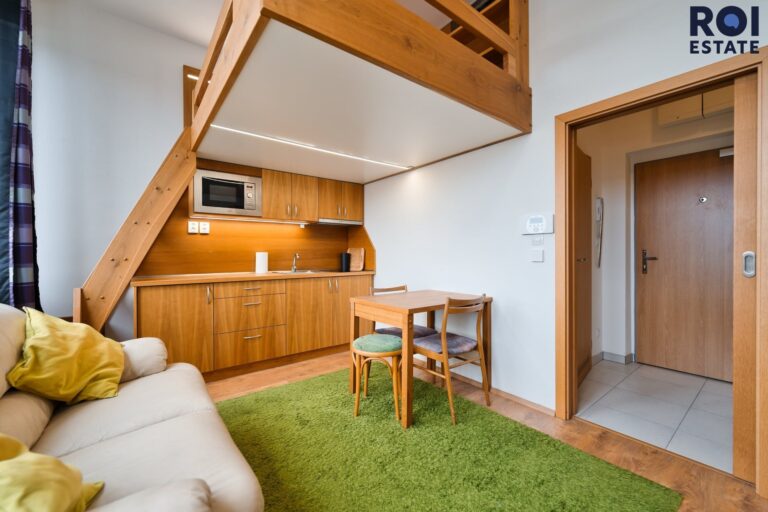 Žijte v klidu: Designový ateliér v Nuslích s full-servisem a garancí!
